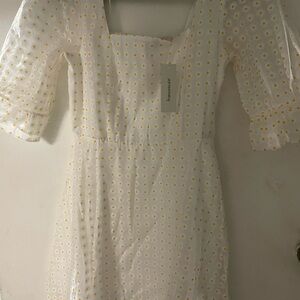 Francesca's Collections White and Yellow Dress